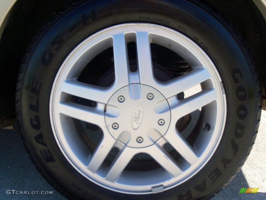 2001 Ford Focus SE Wagon Wheel Photo #39169386