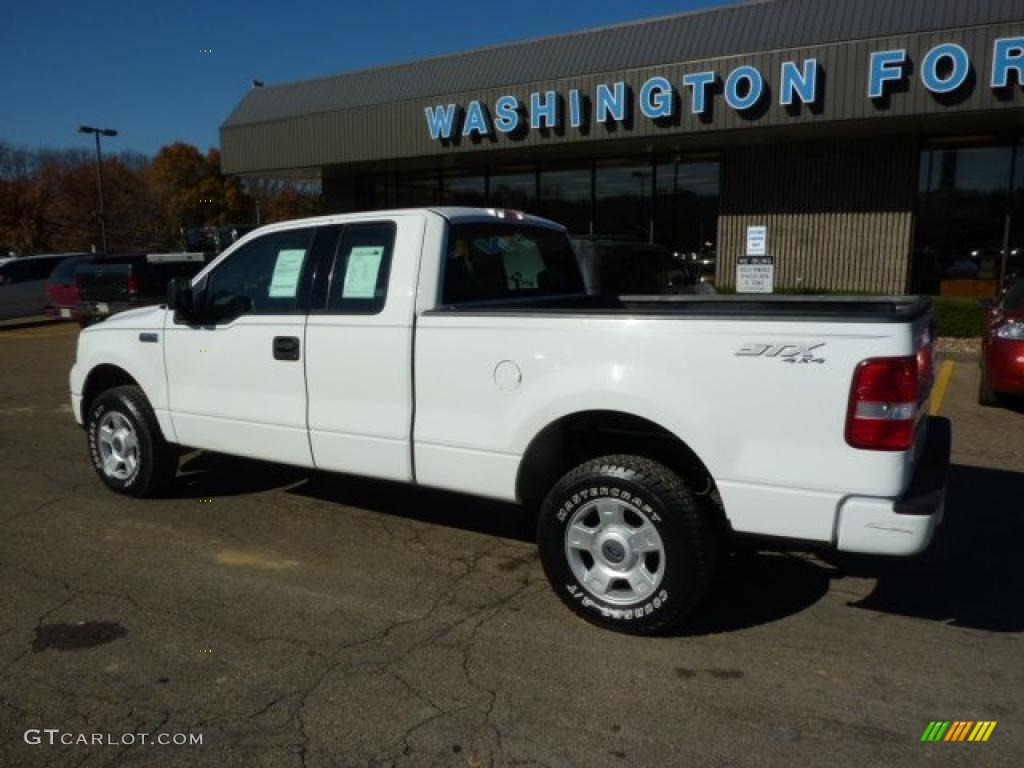 2004 F150 STX SuperCab 4x4 - Oxford White / Dark Flint photo #2