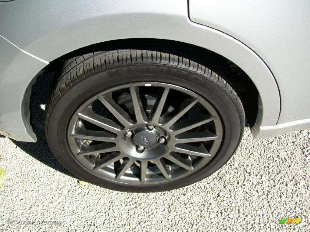 2010 Focus SES Sedan - Ingot Silver Metallic / Charcoal Black photo #7