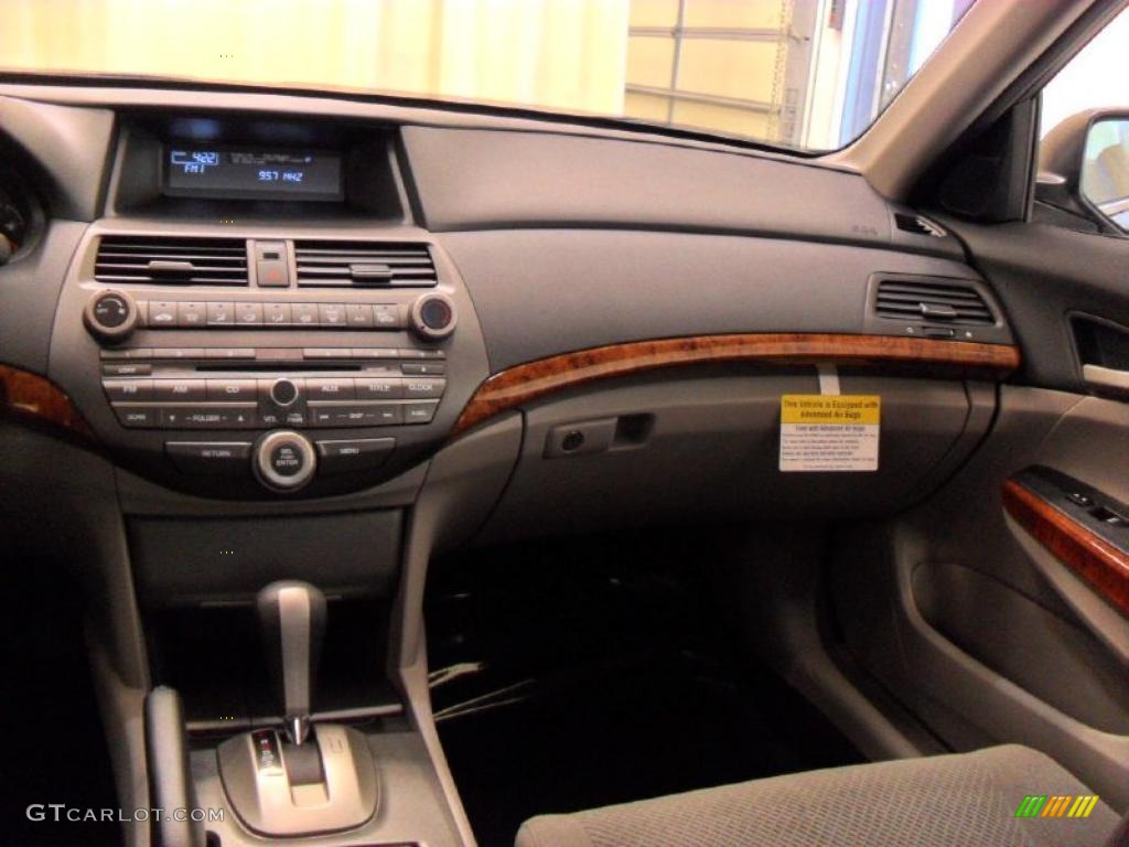 2011 Honda Accord EX Sedan Gray Dashboard Photo #39172054