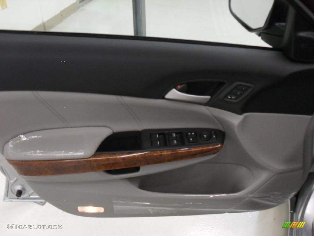 2011 Honda Accord EX-L V6 Sedan Gray Door Panel Photo #39172402