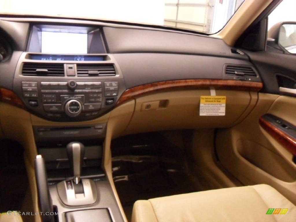 2011 Accord EX-L V6 Sedan - White Diamond Pearl / Ivory photo #24