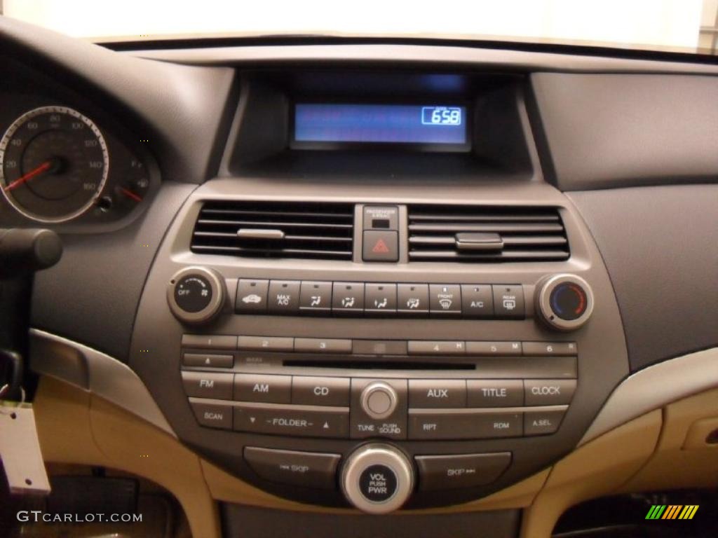 2011 Honda Accord SE Sedan Controls Photo #39174386