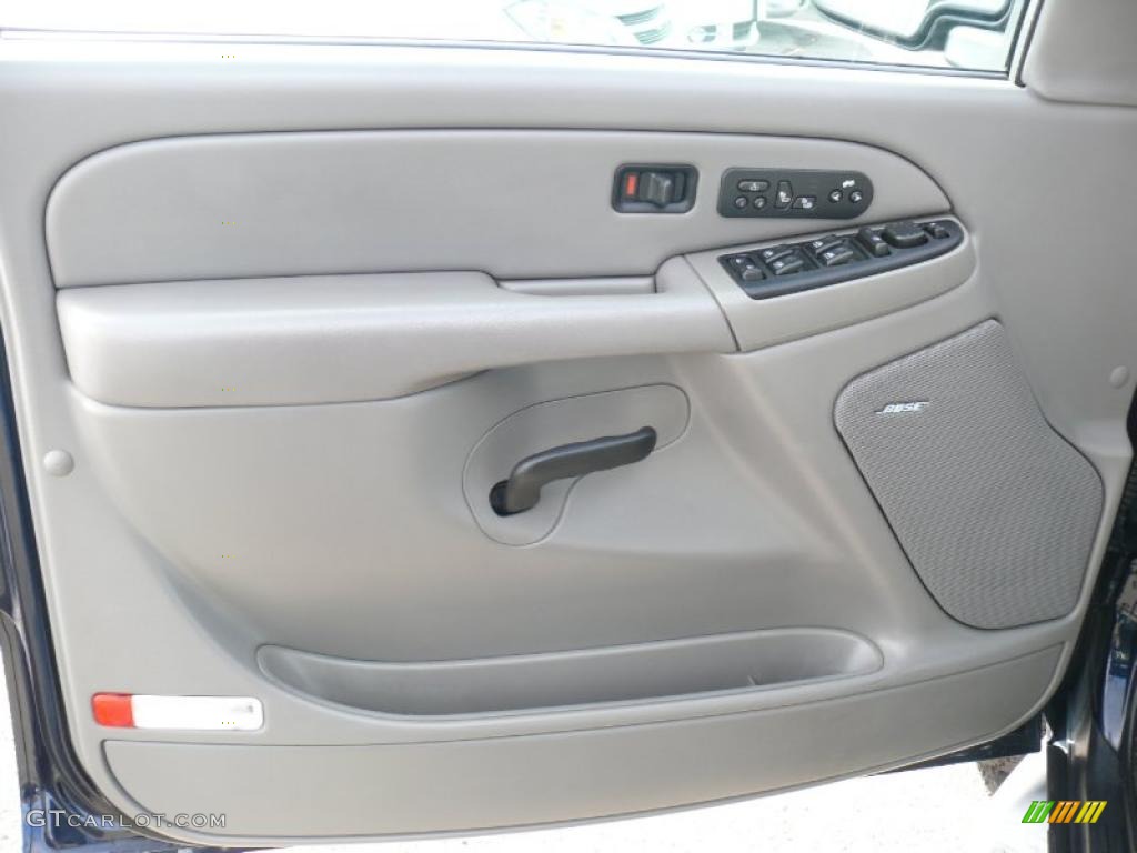 2006 Chevrolet Suburban LT 1500 4x4 Gray/Dark Charcoal Door Panel Photo #39174394
