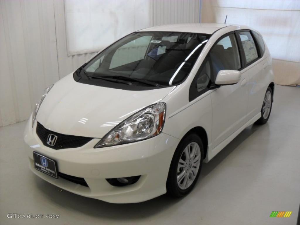 Taffeta White Honda Fit