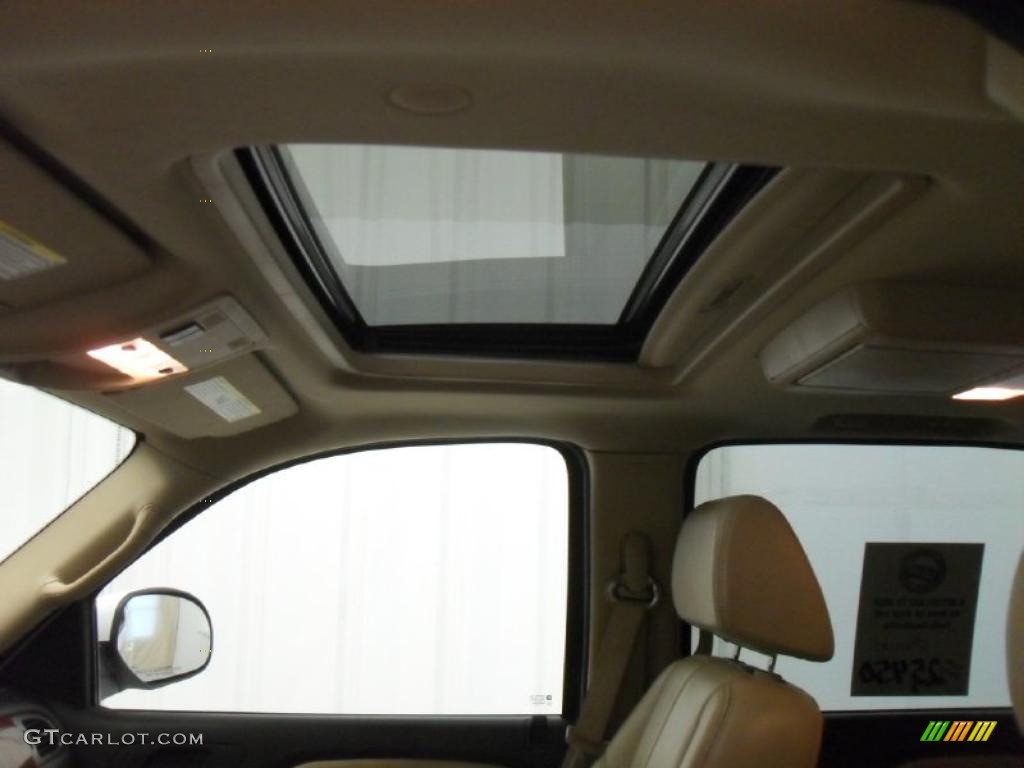 2007 Chevrolet Suburban 1500 LT Sunroof Photos