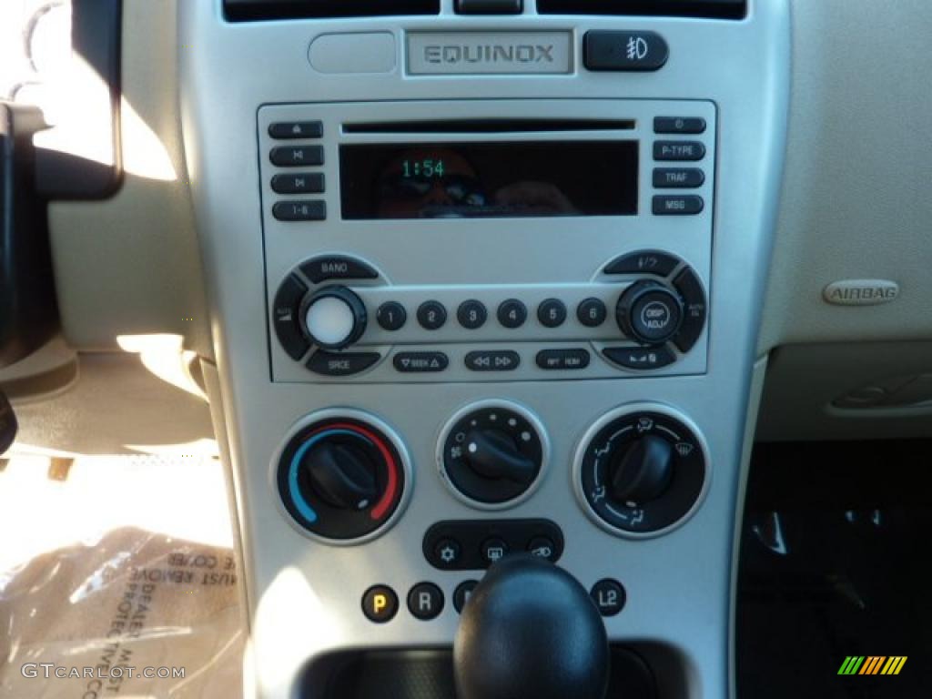 2005 Equinox LS AWD - Meander Green Metallic / Light Cashmere photo #23