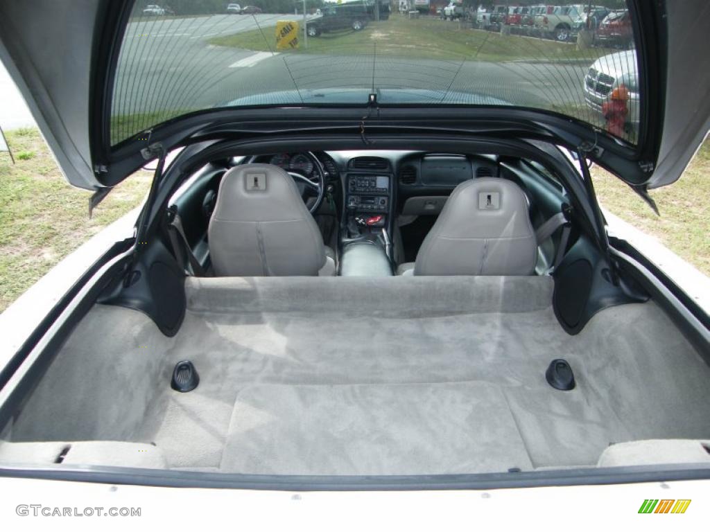 2000 Corvette Coupe - Arctic White / Light Oak photo #22