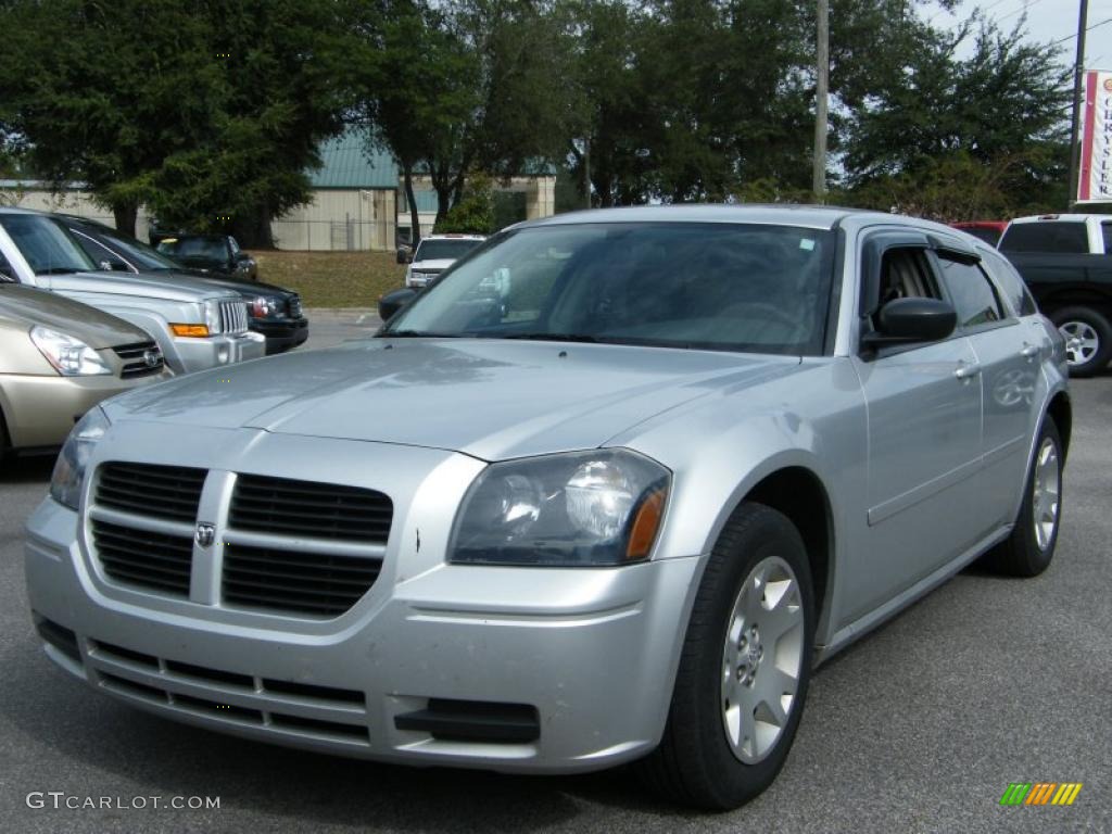 Bright Silver Metallic 2005 Dodge Magnum SE Exterior Photo #39180147