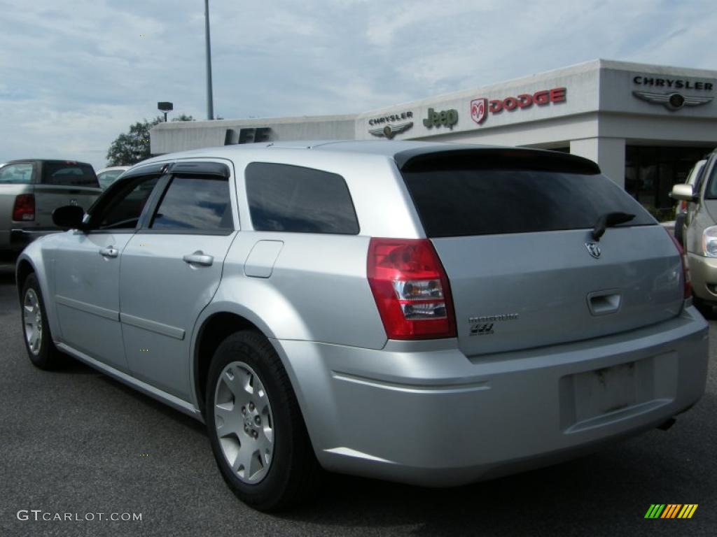 Bright Silver Metallic 2005 Dodge Magnum SE Exterior Photo #39180191