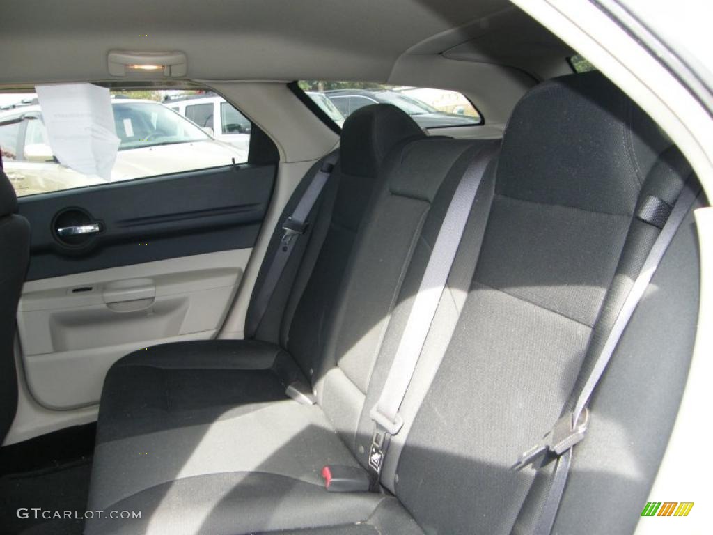 Dark Slate Gray/Light Graystone Interior 2005 Dodge Magnum SE Photo #39180459