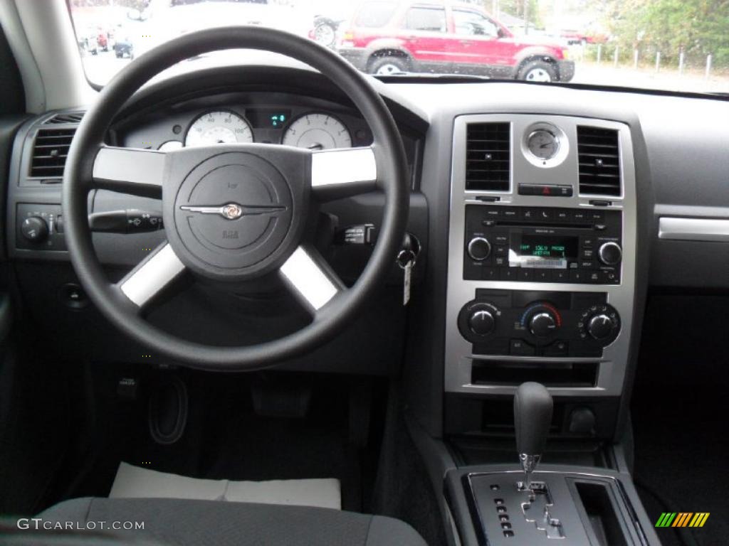 2010 Chrysler 300 Touring Dark Slate Gray Dashboard Photo #39180943