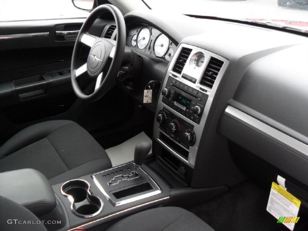 2010 Chrysler 300 Touring Dark Slate Gray Dashboard Photo #39181027