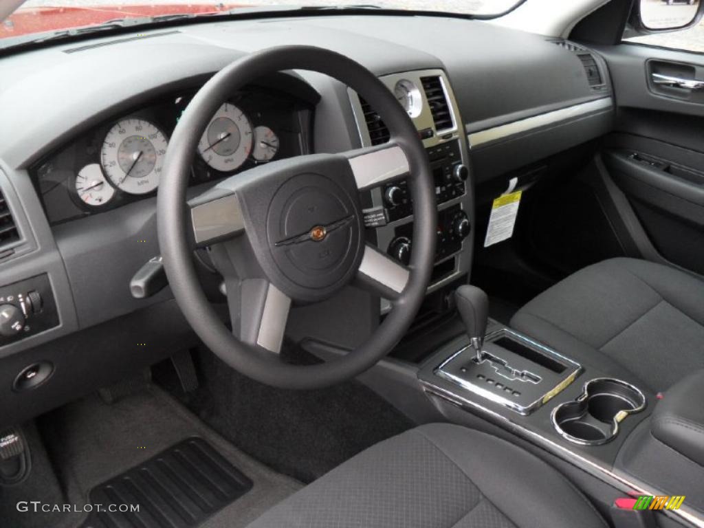 Dark Slate Gray Interior 2010 Chrysler 300 Touring Photo #39181111