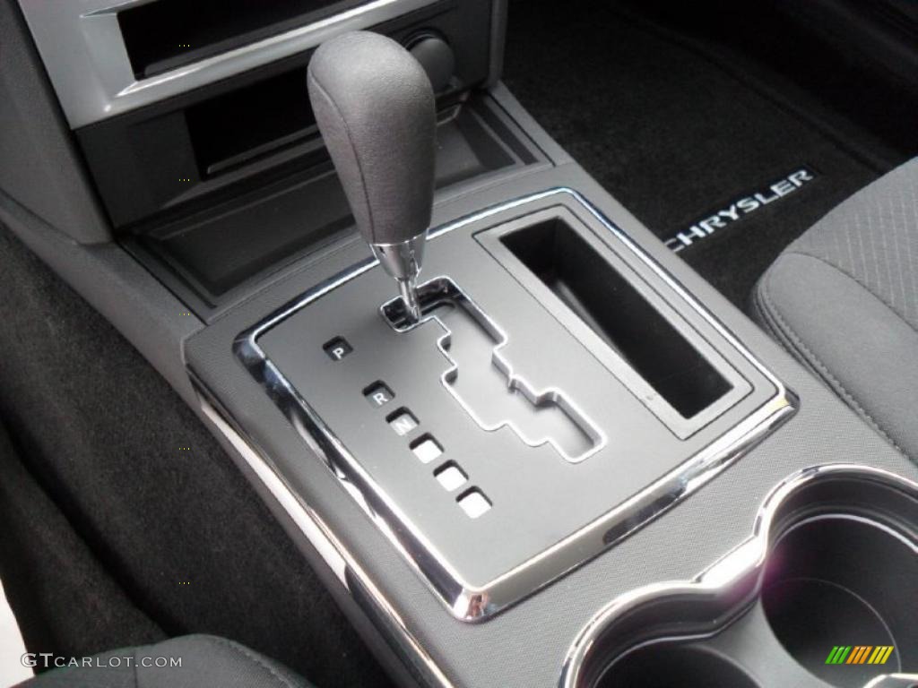 2010 Chrysler 300 Touring 4 Speed Automatic Transmission Photo #39181303