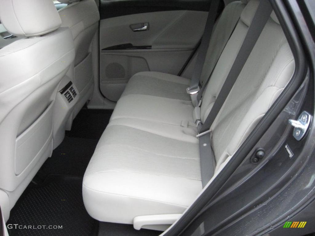 Light Gray Interior 2011 Toyota Venza I4 Photo #39181343
