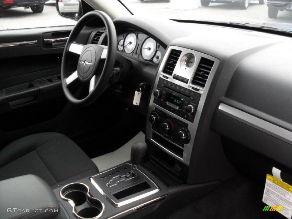 2010 Chrysler 300 Touring Dark Slate Gray Dashboard Photo #39181435