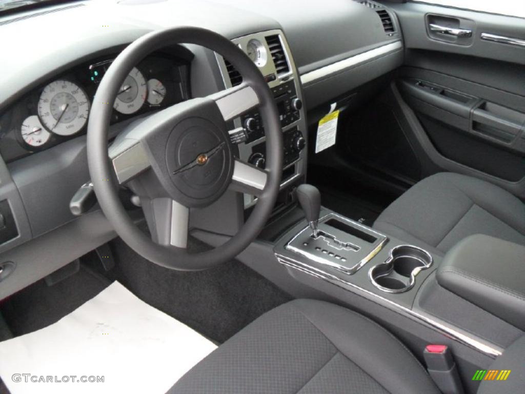 Dark Slate Gray Interior 2010 Chrysler 300 Touring Photo #39181515