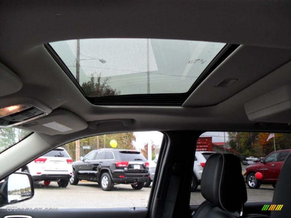 2011 Jeep Grand Cherokee Overland 4x4 Sunroof Photo #39181687