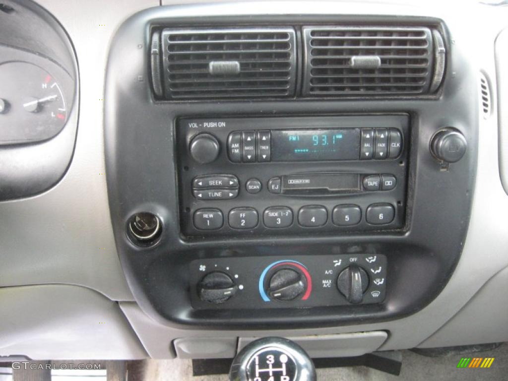 1997 Ford Ranger XL Extended Cab Controls Photo #39183767