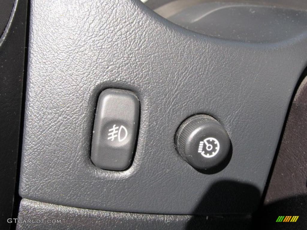 2004 Chrysler Sebring Coupe Controls Photos