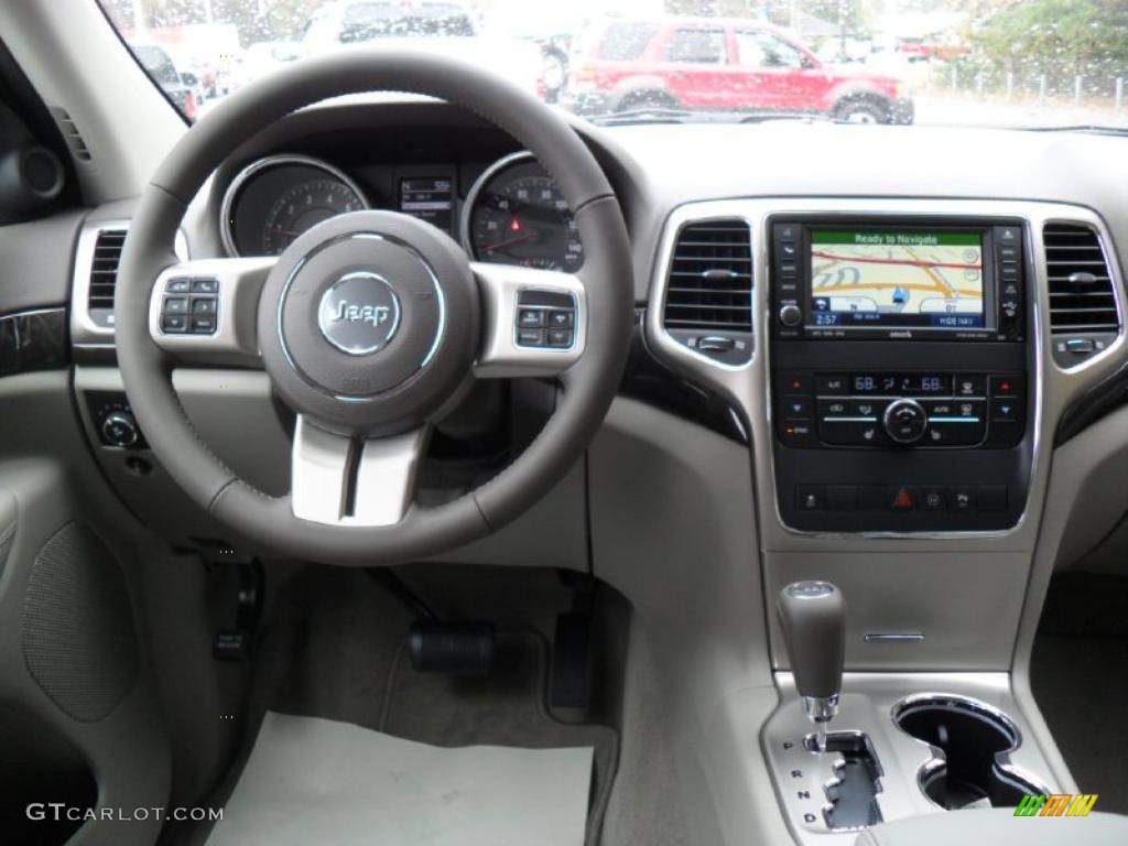 2011 Grand Cherokee Laredo X Package 4x4 - Stone White / Dark Graystone/Medium Graystone photo #17