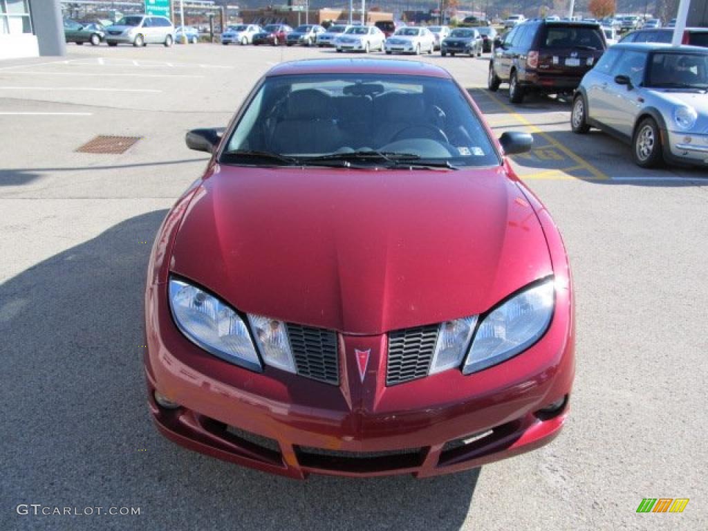 2005 Sunfire Coupe - Sport Red Metallic / Graphite photo #11