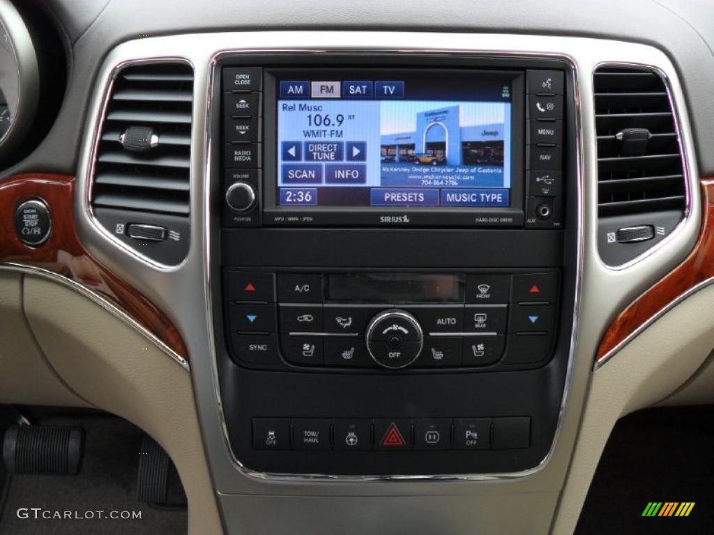 2011 Jeep Grand Cherokee Overland 4x4 Controls Photo #39186123