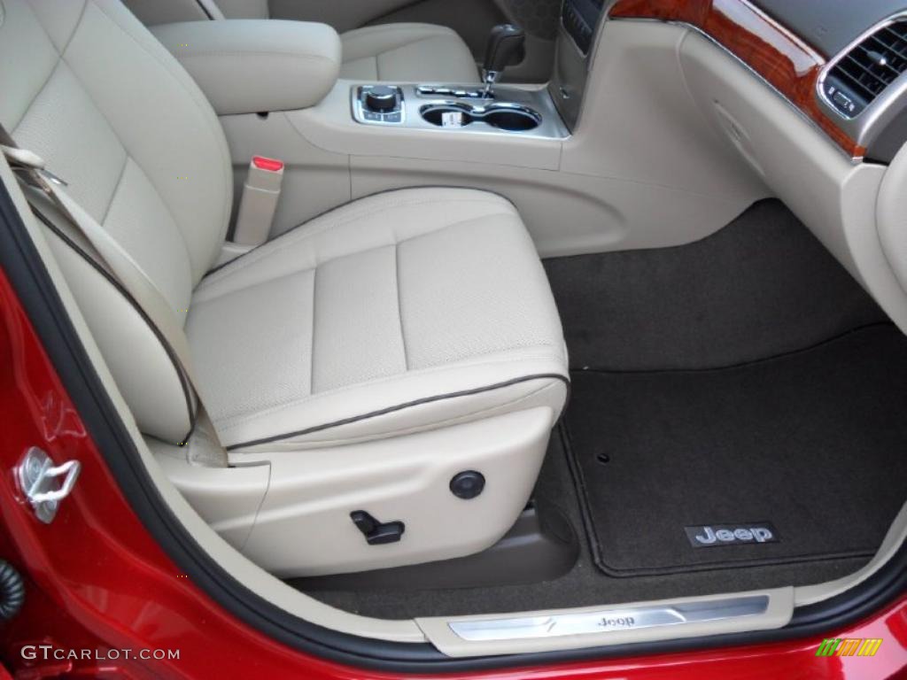 Dark Frost Beige/Light Frost Beige Interior 2011 Jeep Grand Cherokee Overland 4x4 Photo #39186295