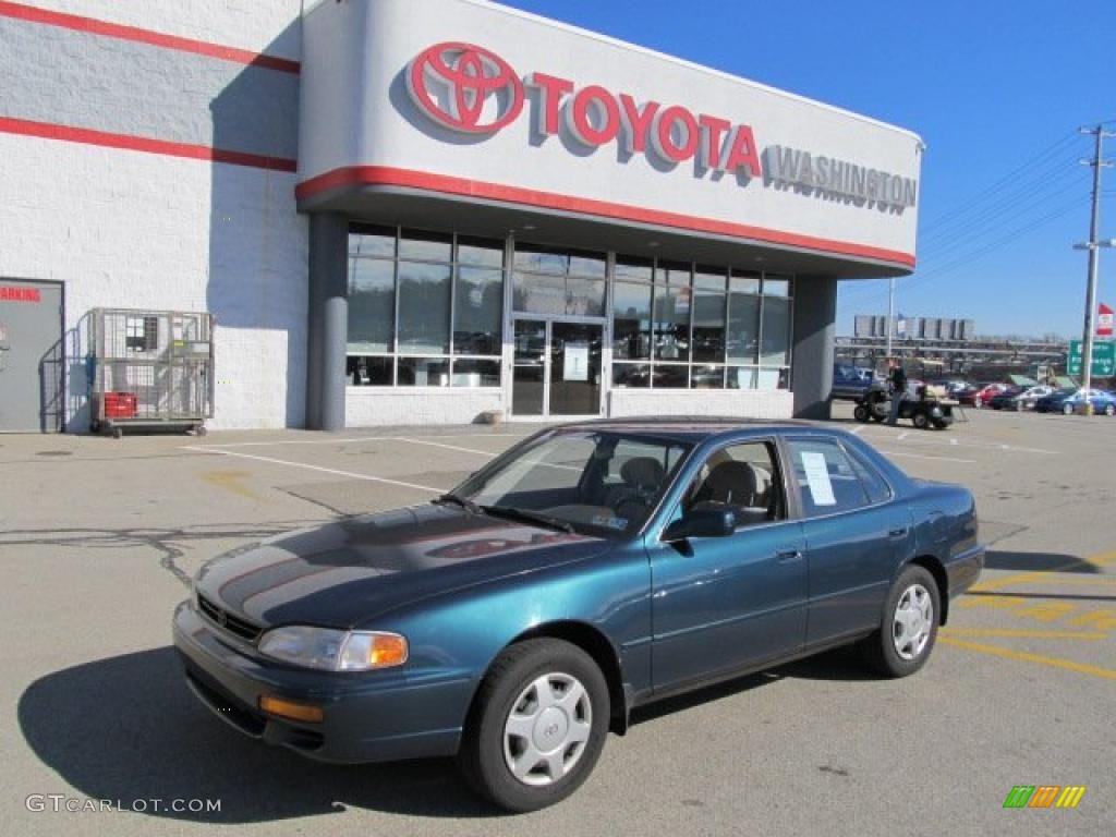1996 Camry LE V6 Sedan - Dark Emerald Green Metallic / Beige photo #1