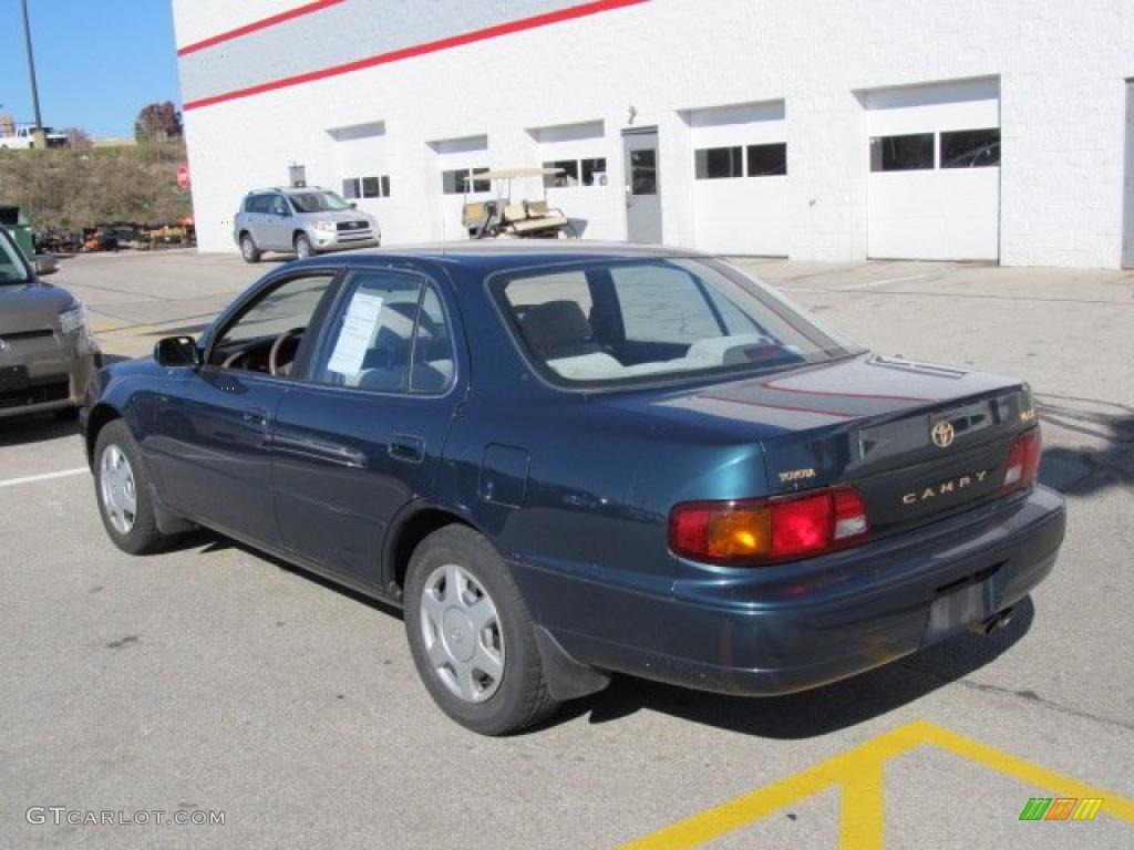 1996 Camry LE V6 Sedan - Dark Emerald Green Metallic / Beige photo #4