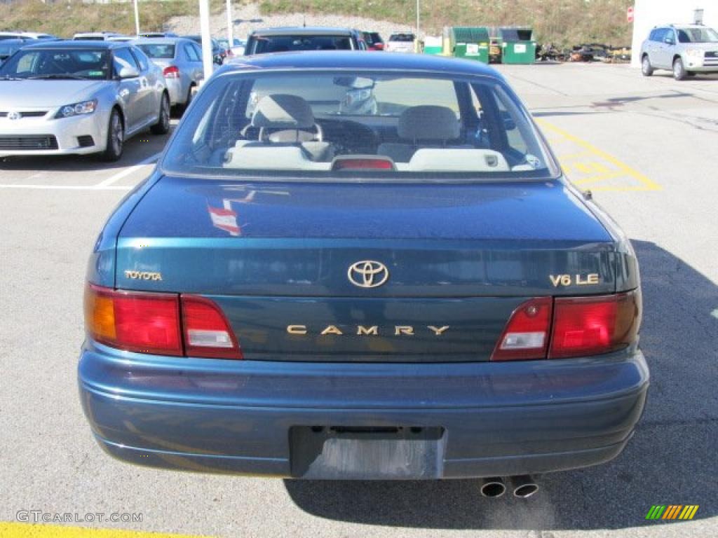 1996 Camry LE V6 Sedan - Dark Emerald Green Metallic / Beige photo #5