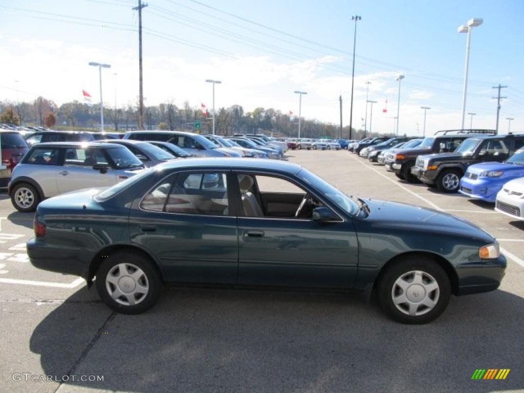 1996 Camry LE V6 Sedan - Dark Emerald Green Metallic / Beige photo #7