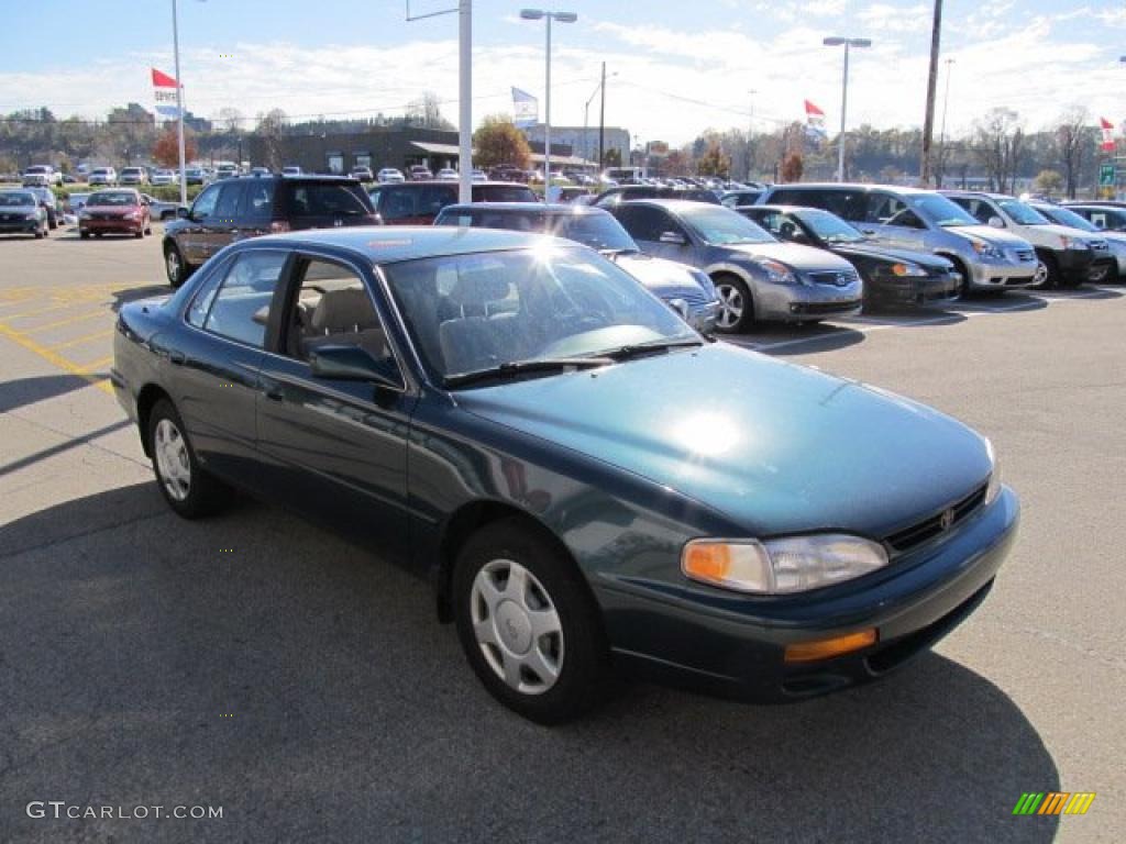 1996 Camry LE V6 Sedan - Dark Emerald Green Metallic / Beige photo #8