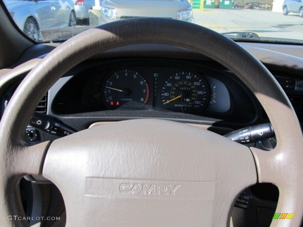 1996 Camry LE V6 Sedan - Dark Emerald Green Metallic / Beige photo #15