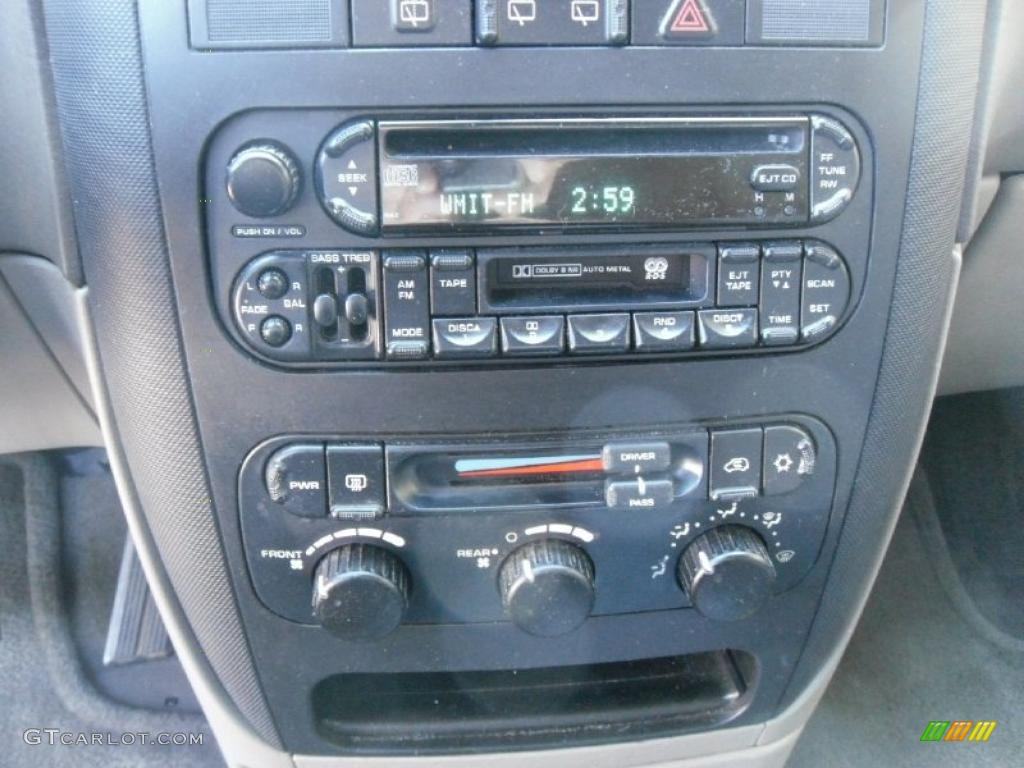 2003 Dodge Grand Caravan Sport Controls Photo #39187911