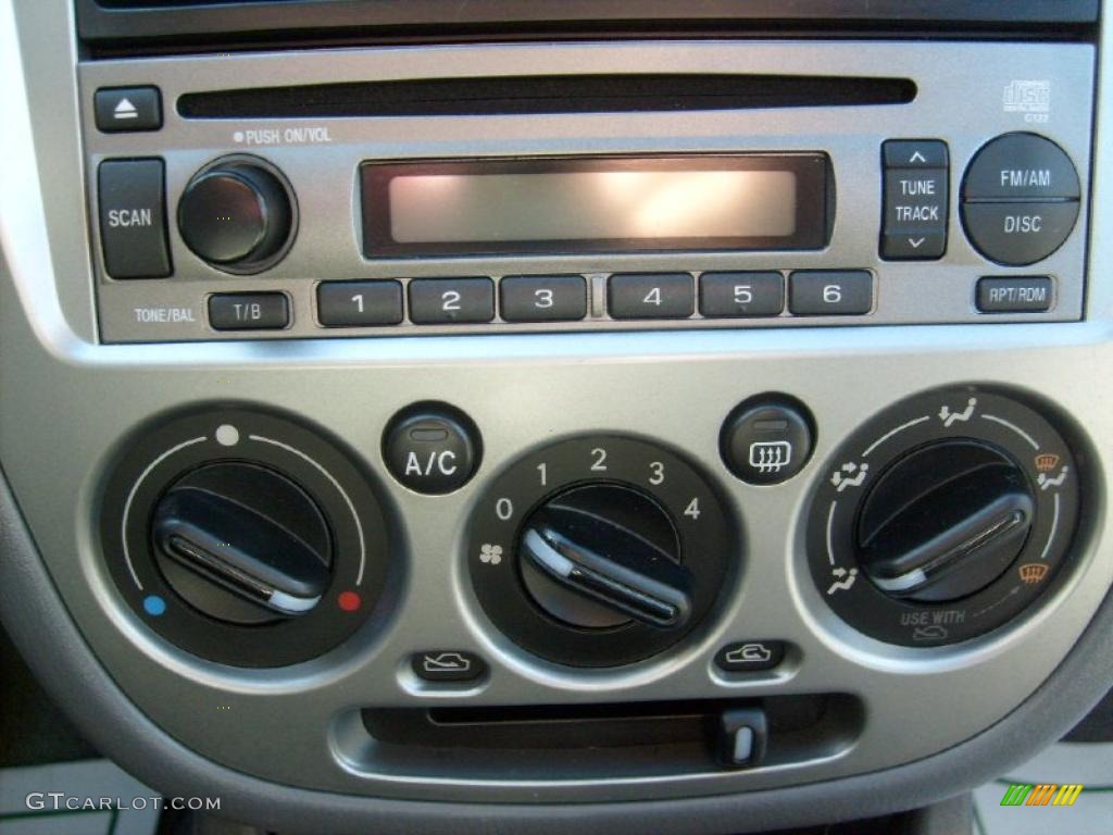 2004 Subaru Impreza Outback Sport Wagon Controls Photo #39189179