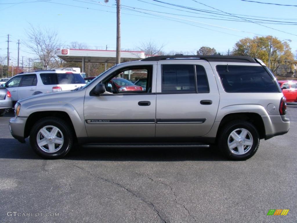 2002 TrailBlazer EXT LT 4x4 - Light Pewter Metallic / Dark Pewter photo #2