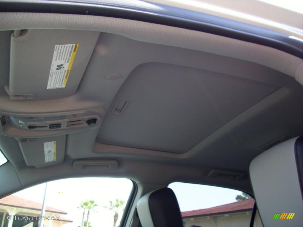 2011 Chevrolet Equinox LTZ Sunroof Photo #39189835