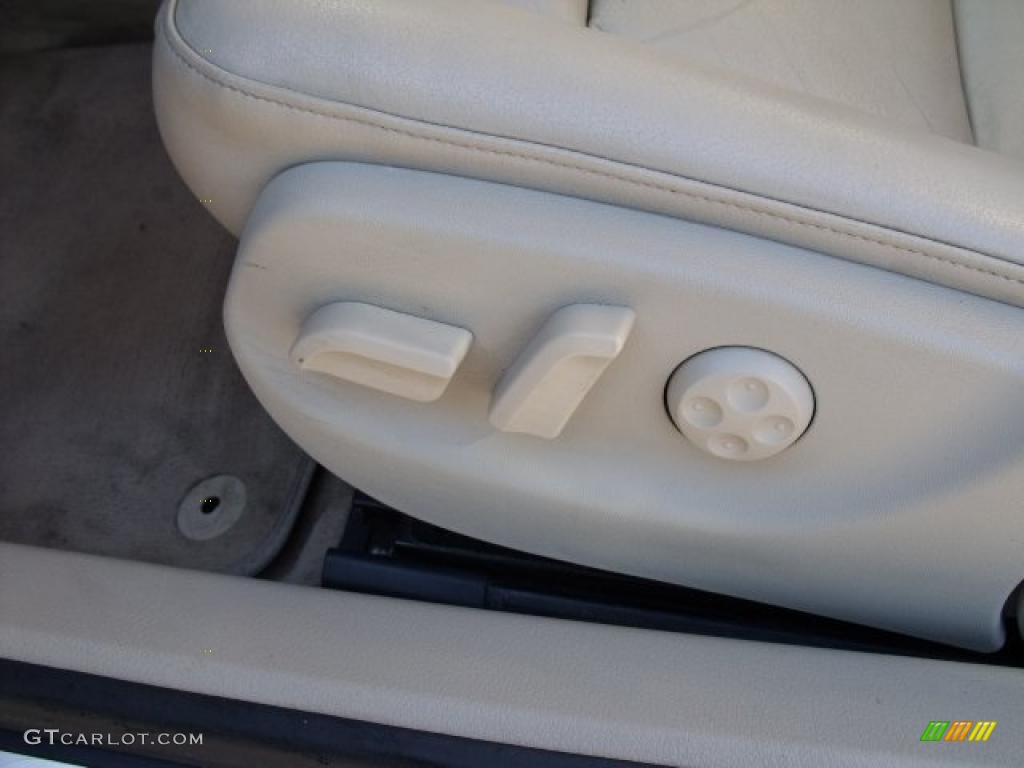 2005 Audi A4 1.8T Cabriolet Controls Photo #39190395
