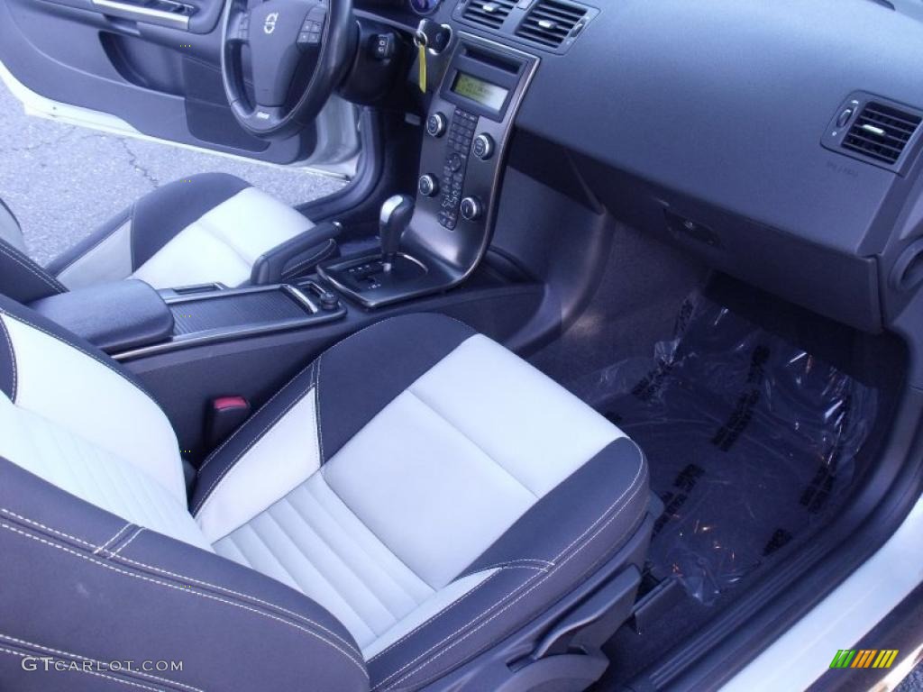 2009 C30 T5 R-Design - Cosmic White Metallic / R-Design Off Black/Cream photo #13