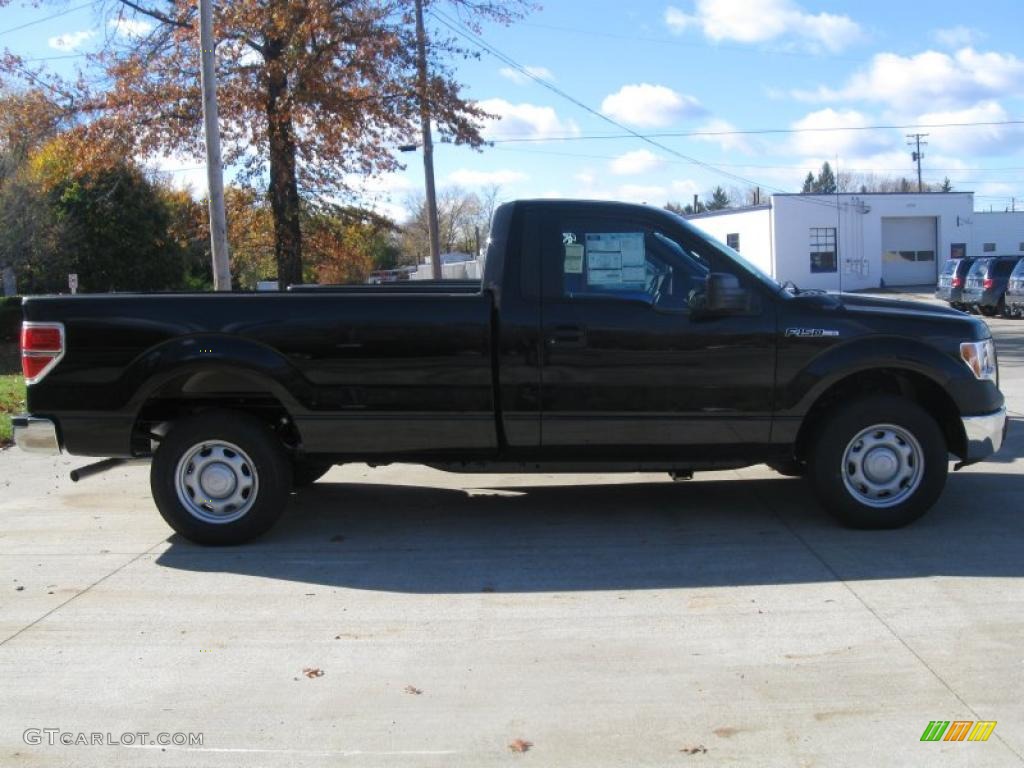 2010 F150 XL Regular Cab - Tuxedo Black / Medium Stone photo #4