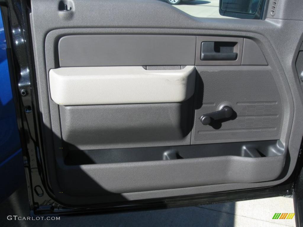 2010 F150 XL Regular Cab - Tuxedo Black / Medium Stone photo #7