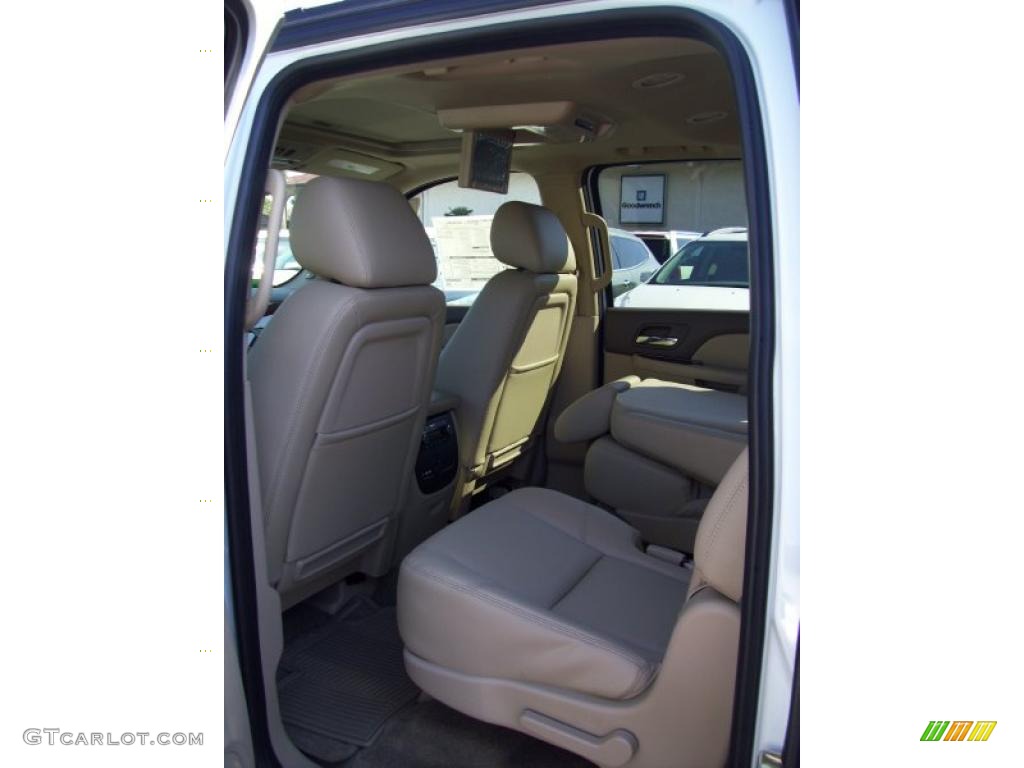 2011 Suburban LTZ 4x4 - Summit White / Light Cashmere/Dark Cashmere photo #3