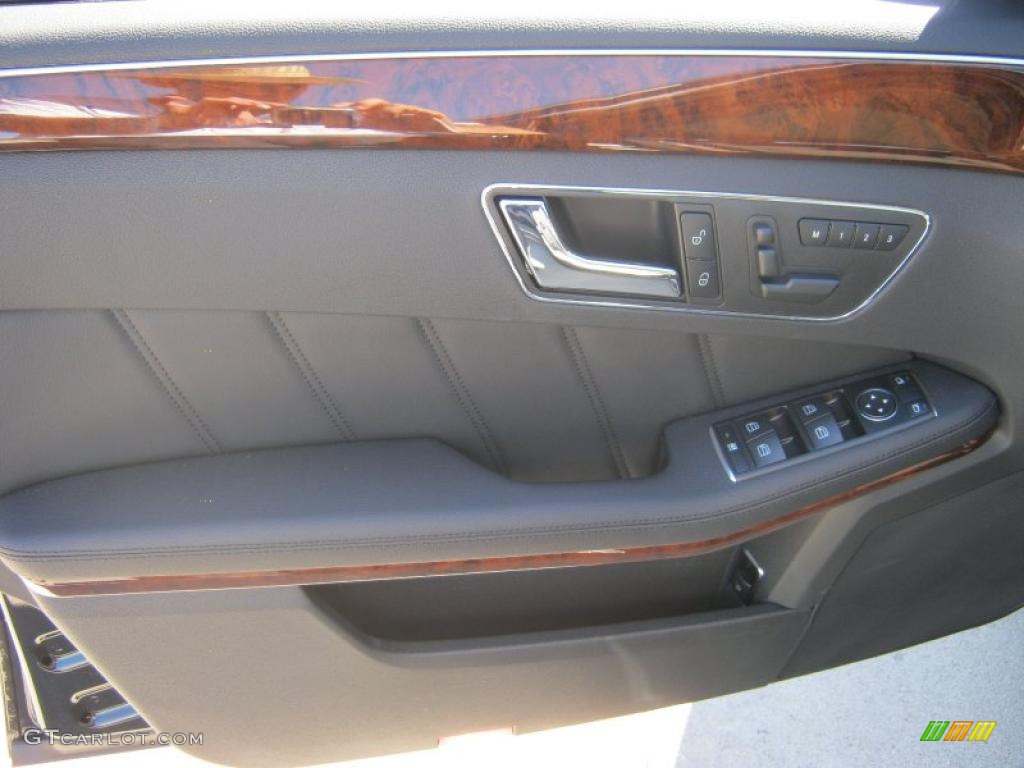 2011 Mercedes-Benz E 350 4Matic Wagon Black Door Panel Photo #39192919