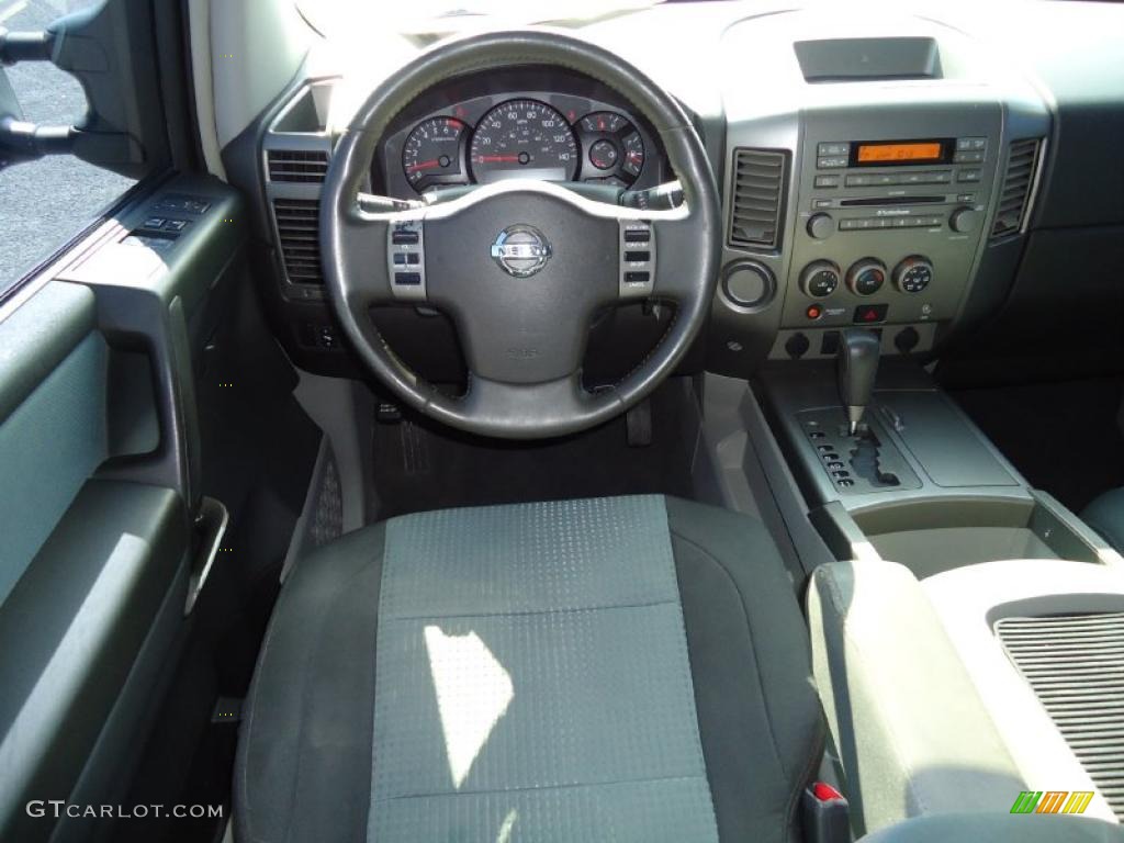 2004 Nissan Titan SE King Cab Graphite/Titanium Dashboard Photo #39193143