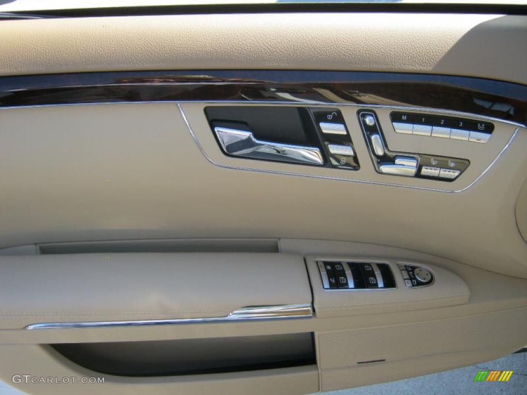 2011 Mercedes-Benz S 550 Sedan Cashmere/Savanah Door Panel Photo #39193271