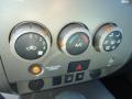 Graphite/Titanium Controls Photo for 2004 Nissan Titan #39193511