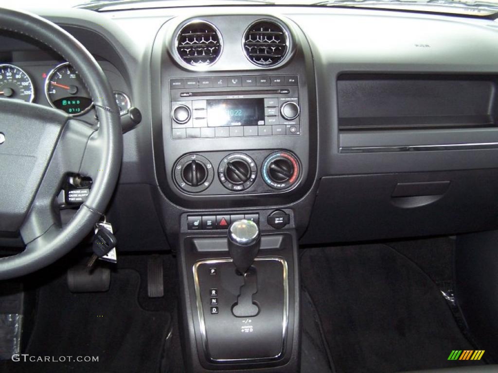 2009 Jeep Patriot Limited 4x4 Controls Photo #39194203