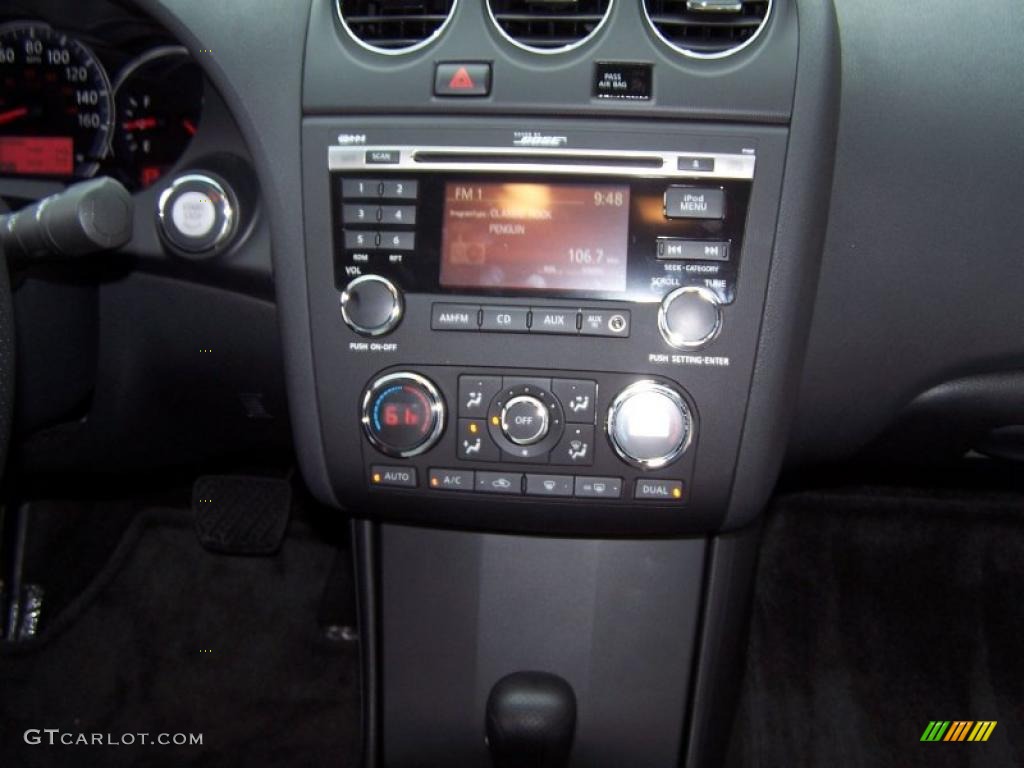 2010 Nissan Altima 2.5 S Coupe Controls Photo #39194359